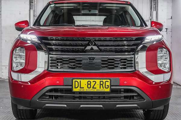 2024 Mitsubishi Outlander ES ZM