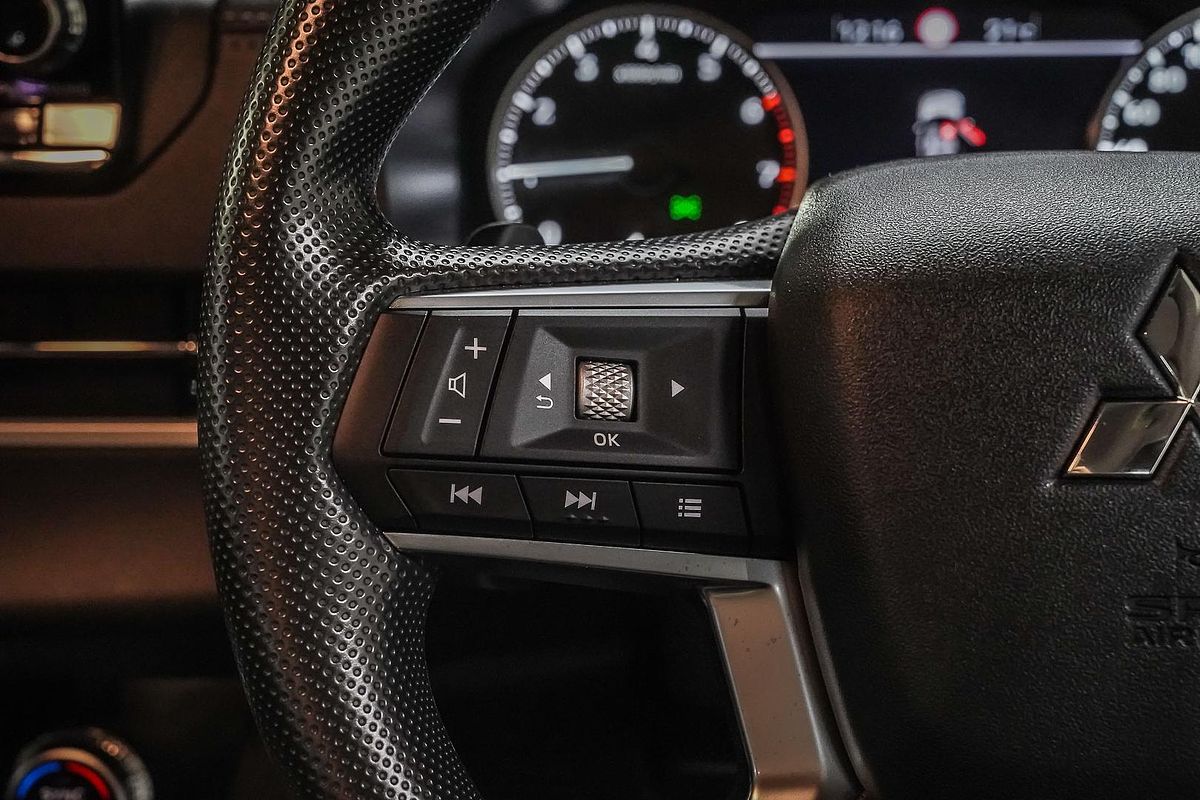 2024 Mitsubishi Outlander ES ZM