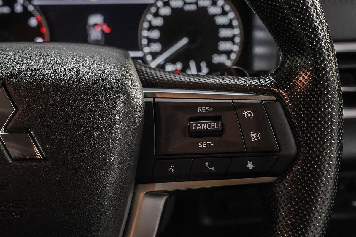 2024 Mitsubishi Outlander ES ZM