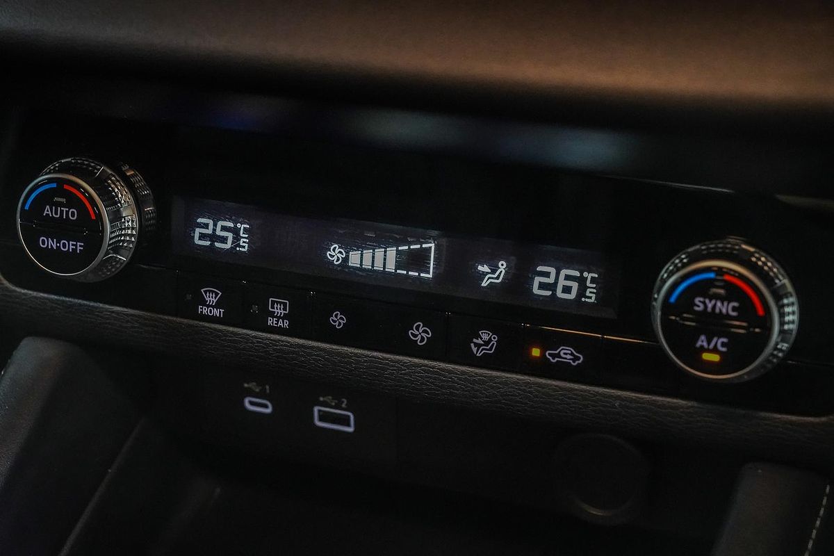 2024 Mitsubishi Outlander ES ZM