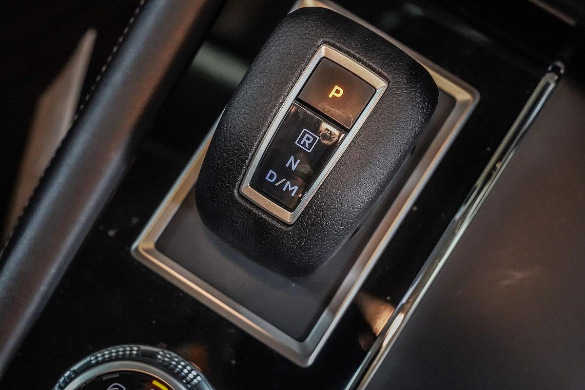 2024 Mitsubishi Outlander ES ZM