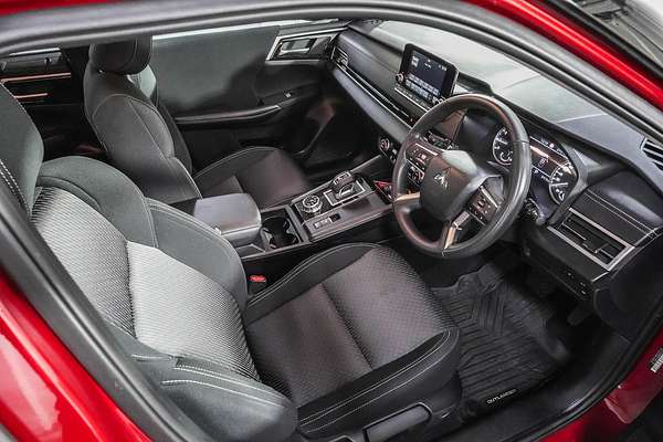 2024 Mitsubishi Outlander ES ZM