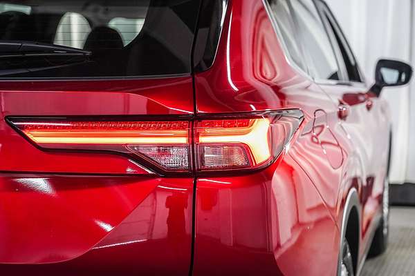 2024 Mitsubishi Outlander ES ZM