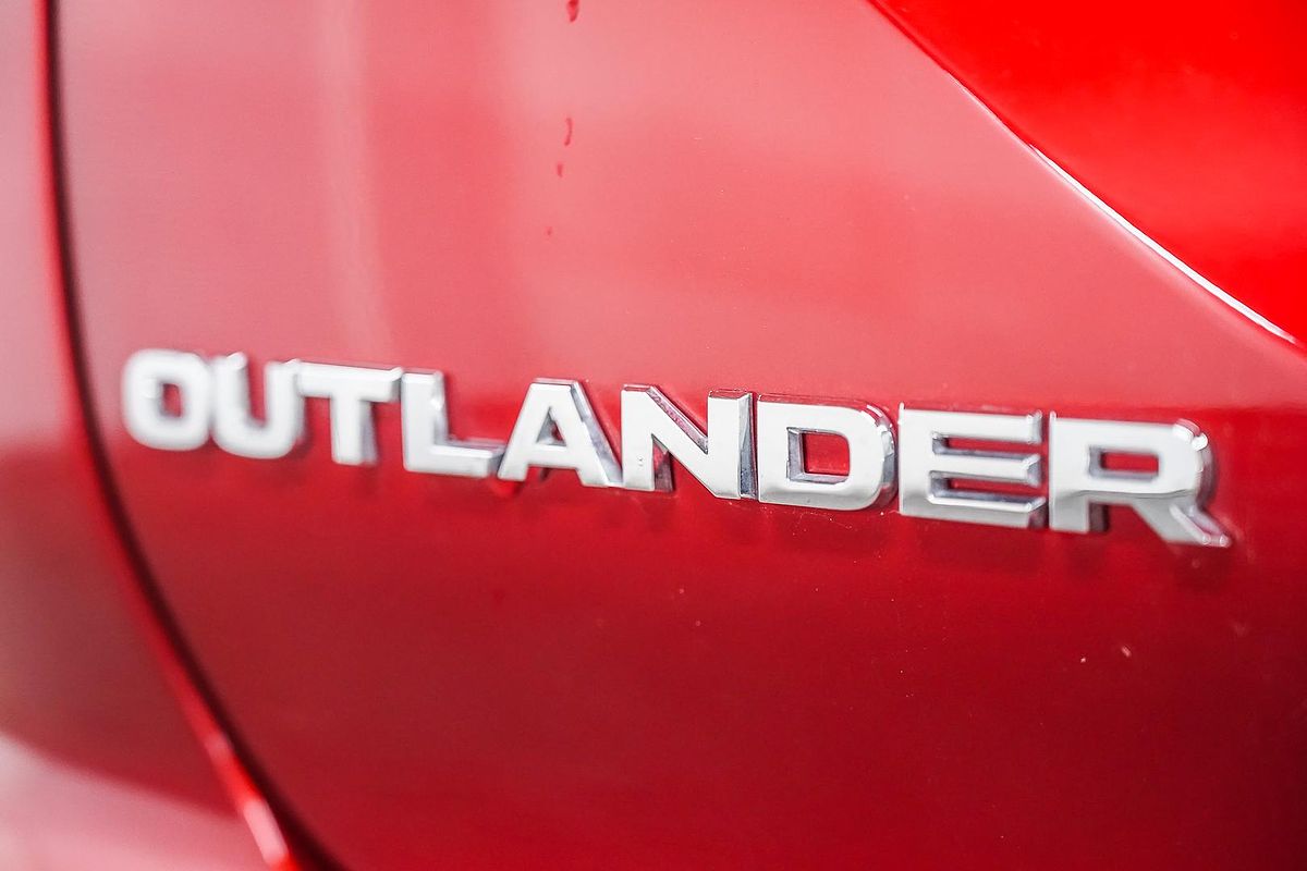 2024 Mitsubishi Outlander ES ZM