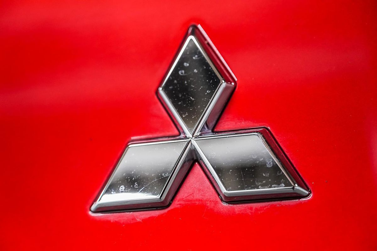2024 Mitsubishi Outlander ES ZM