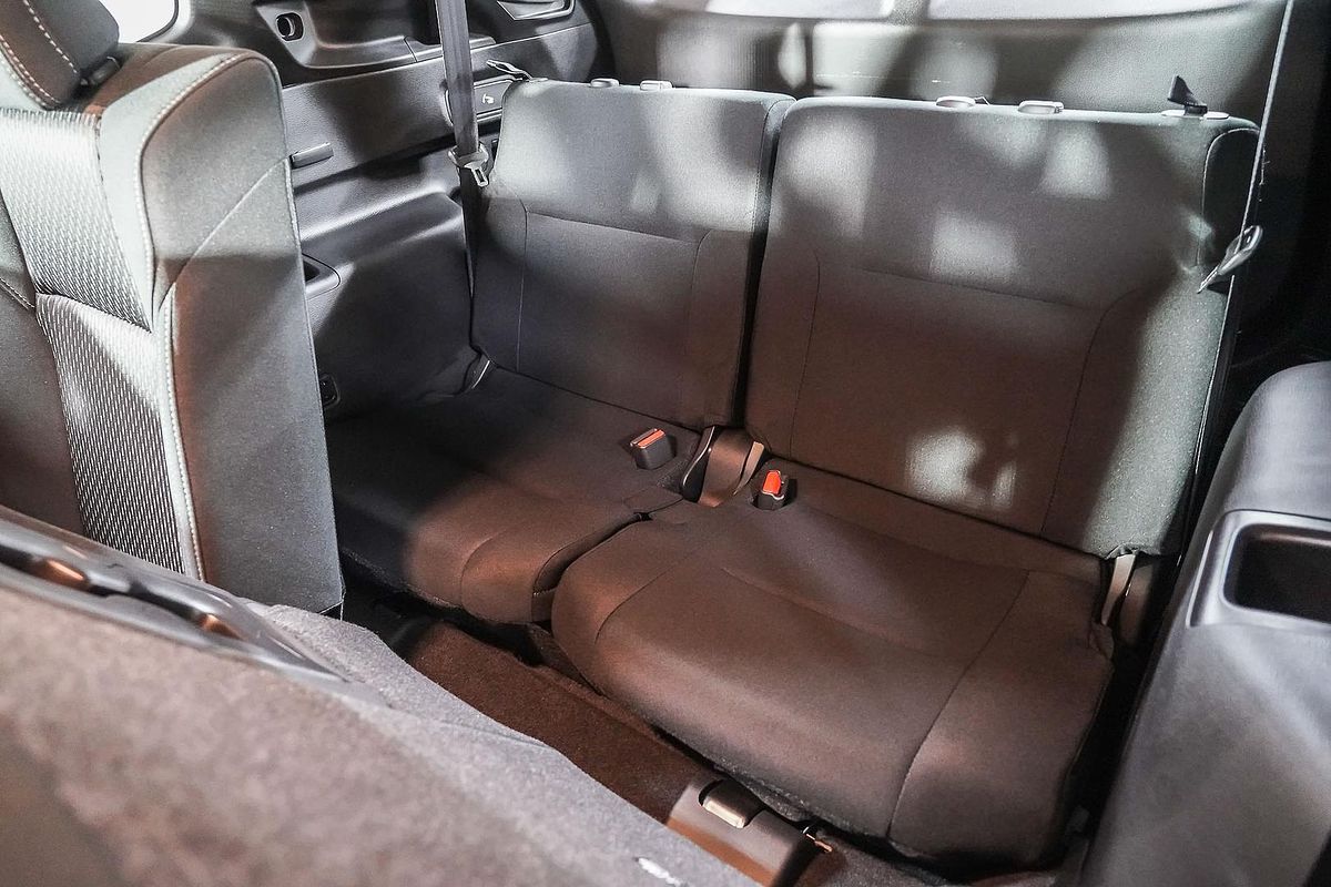 2024 Mitsubishi Outlander ES ZM
