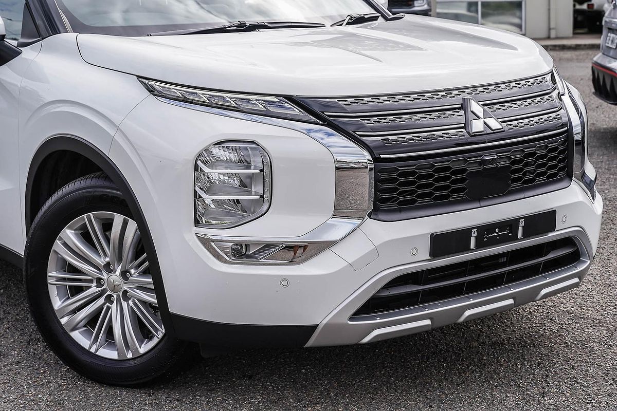 2024 Mitsubishi Outlander LS ZM