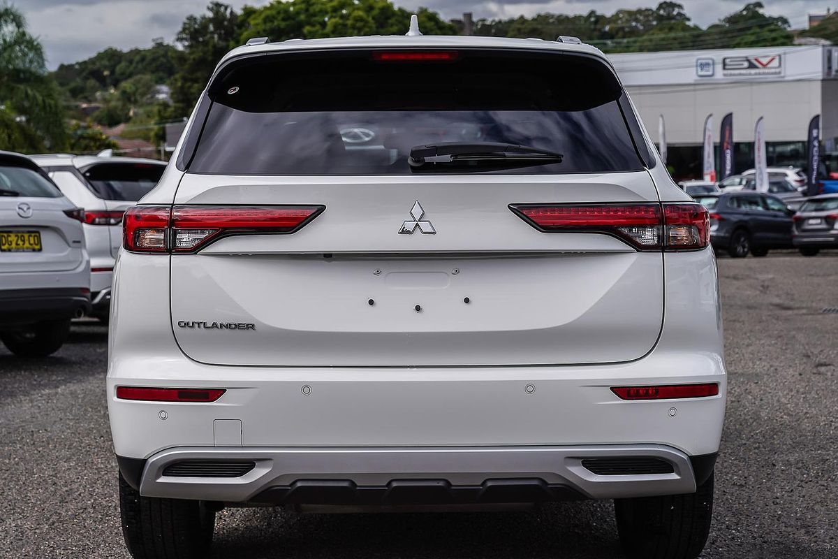 2024 Mitsubishi Outlander LS ZM