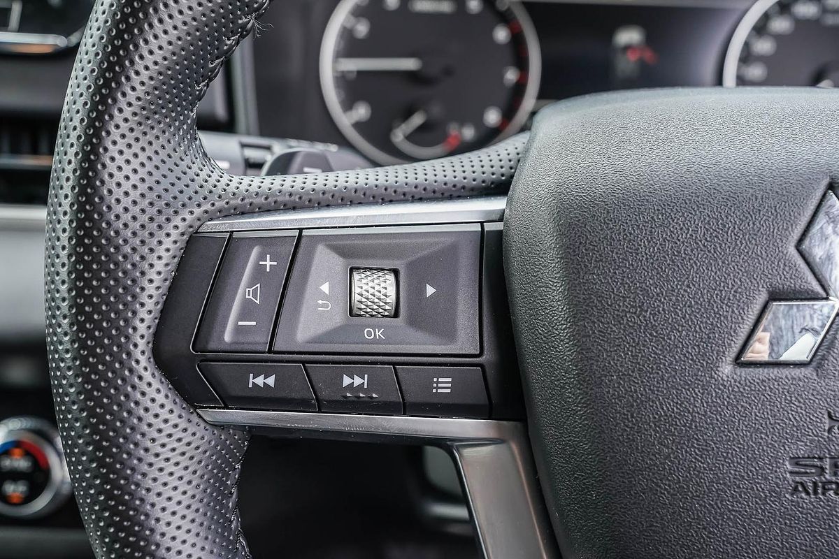 2024 Mitsubishi Outlander LS ZM