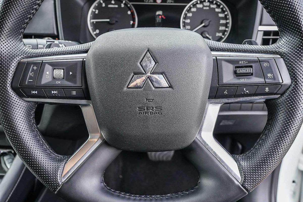 2024 Mitsubishi Outlander LS ZM