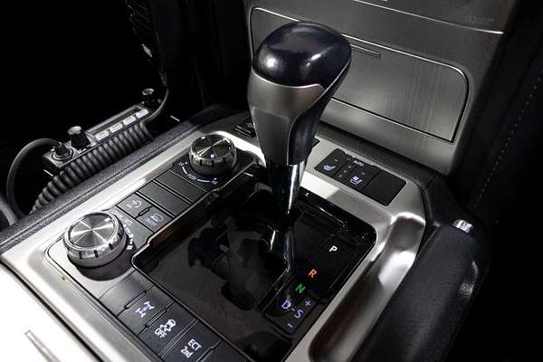 2016 Toyota Landcruiser Sahara VDJ200R