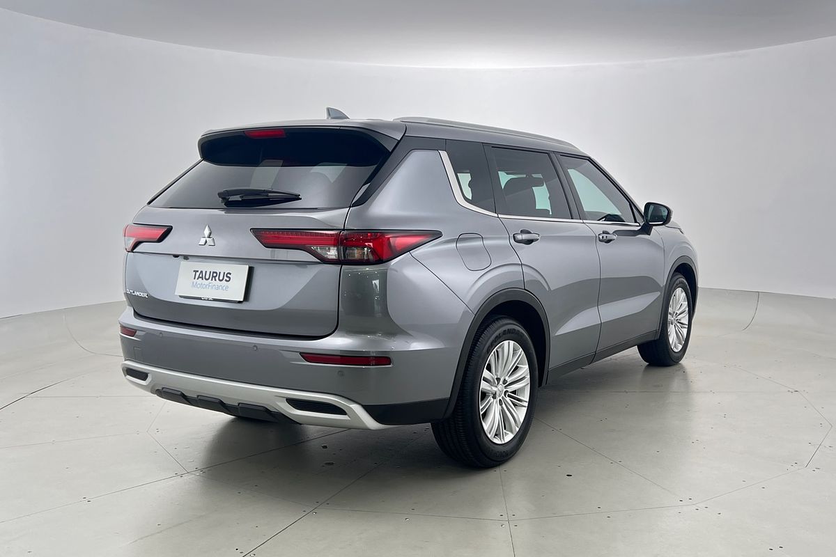 2022 Mitsubishi Outlander LS ZM