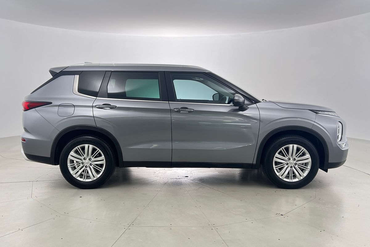 2022 Mitsubishi Outlander LS ZM