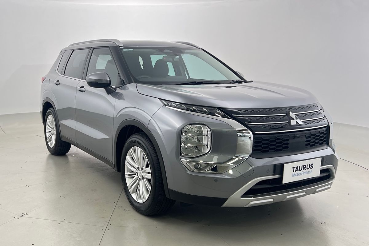 2022 Mitsubishi Outlander LS ZM