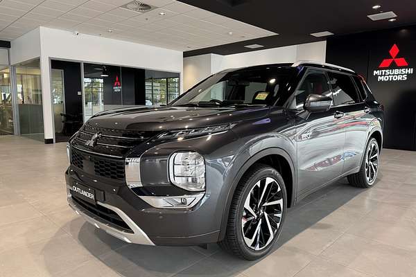 2025 Mitsubishi Outlander PHEV Exceed Tourer ZM