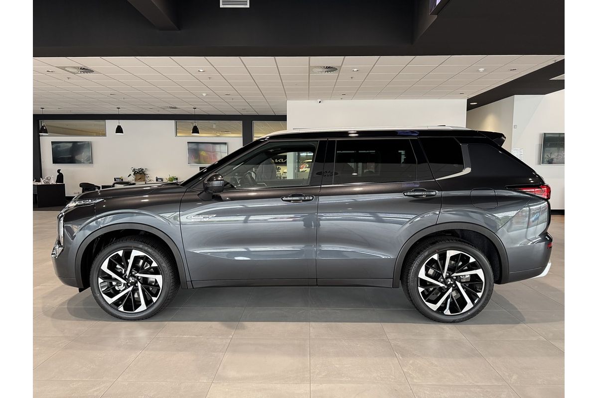2025 Mitsubishi Outlander PHEV Exceed Tourer ZM