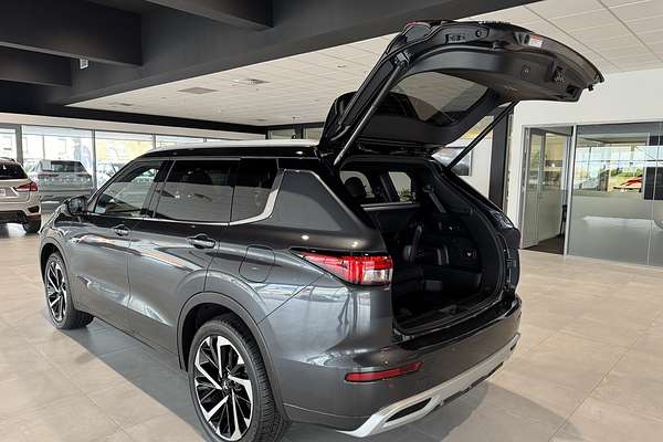 2025 Mitsubishi Outlander PHEV Exceed Tourer ZM