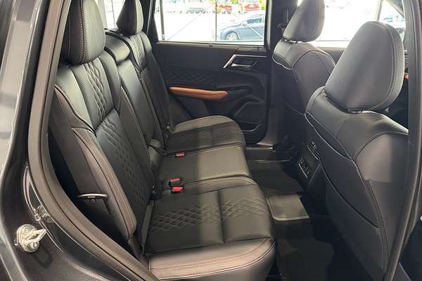 2025 Mitsubishi Outlander PHEV Exceed Tourer ZM