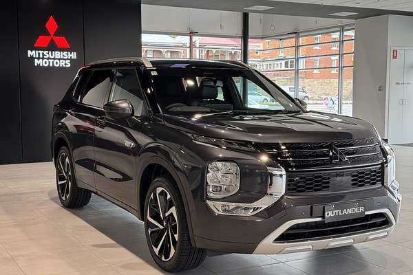 2025 Mitsubishi Outlander PHEV Exceed Tourer ZM