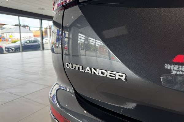 2025 Mitsubishi Outlander PHEV Exceed Tourer ZM