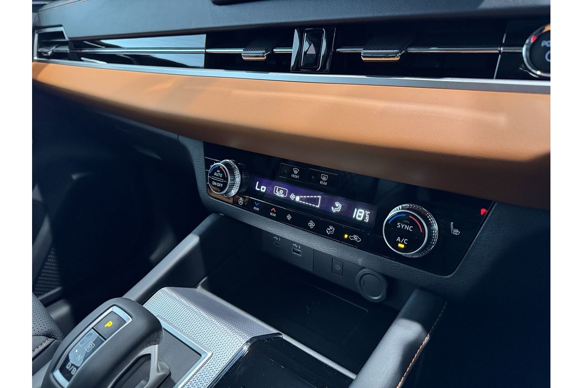 2025 Mitsubishi Outlander PHEV Exceed Tourer ZM