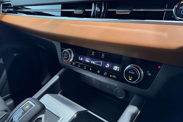 2025 Mitsubishi Outlander PHEV Exceed Tourer ZM