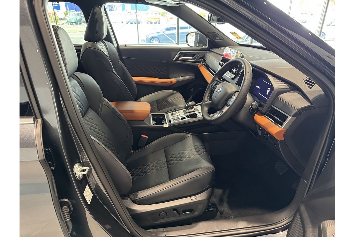 2025 Mitsubishi Outlander PHEV Exceed Tourer ZM