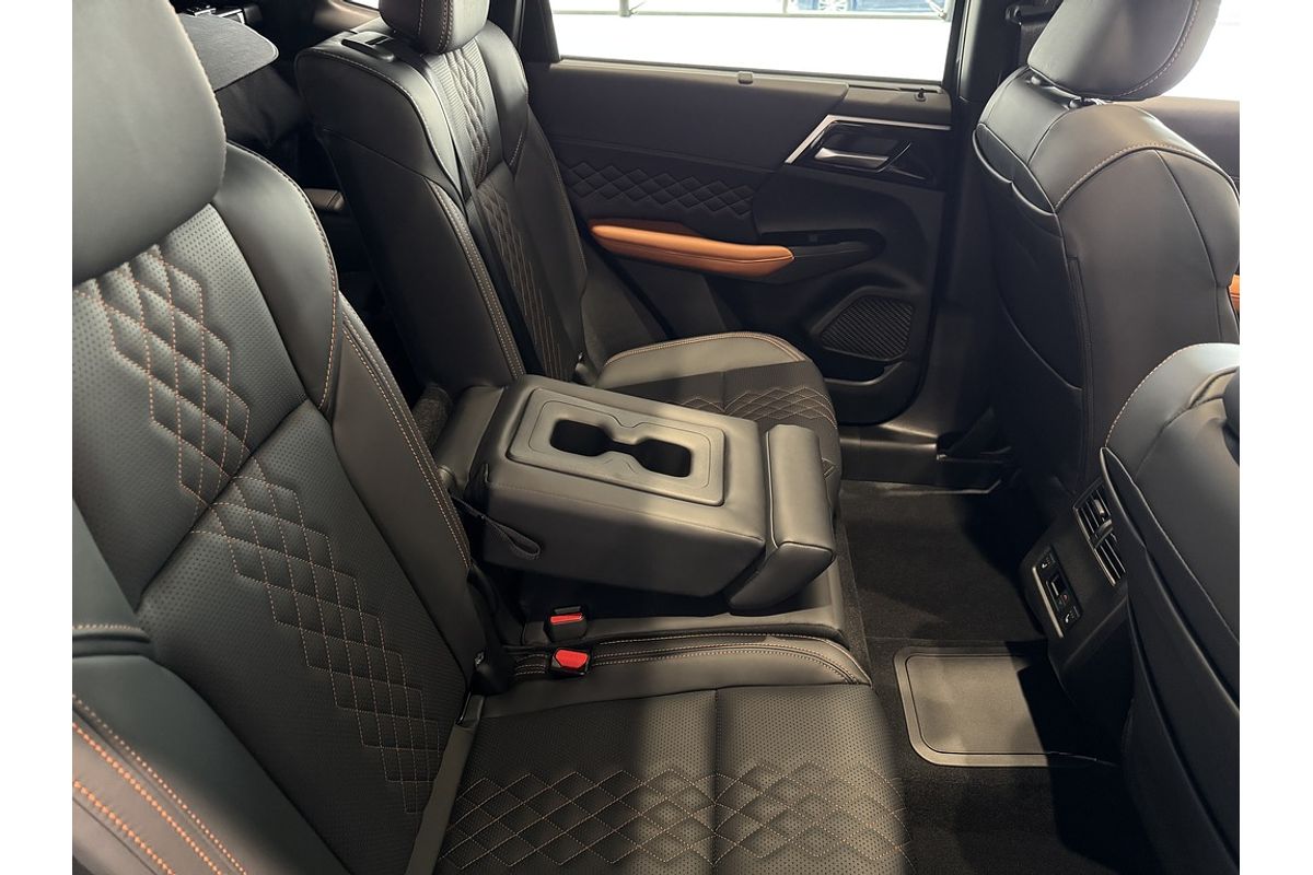 2024 Mitsubishi Outlander PHEV Exceed Tourer ZM