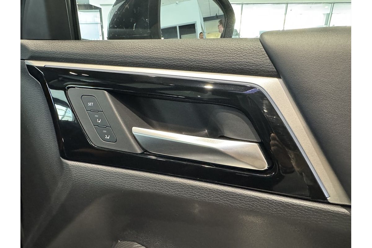 2025 Mitsubishi Outlander PHEV Exceed Tourer ZM