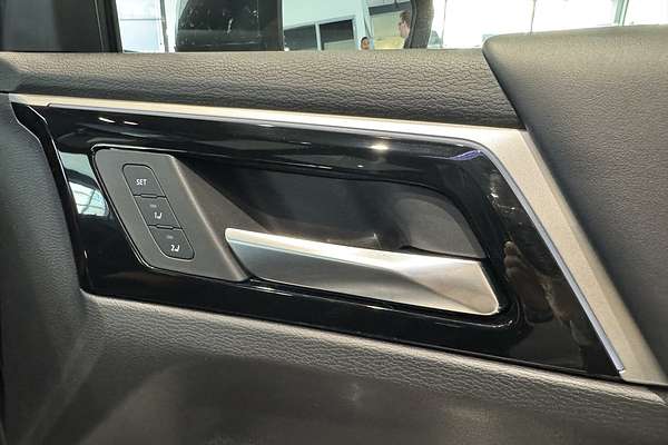 2025 Mitsubishi Outlander PHEV Exceed Tourer ZM