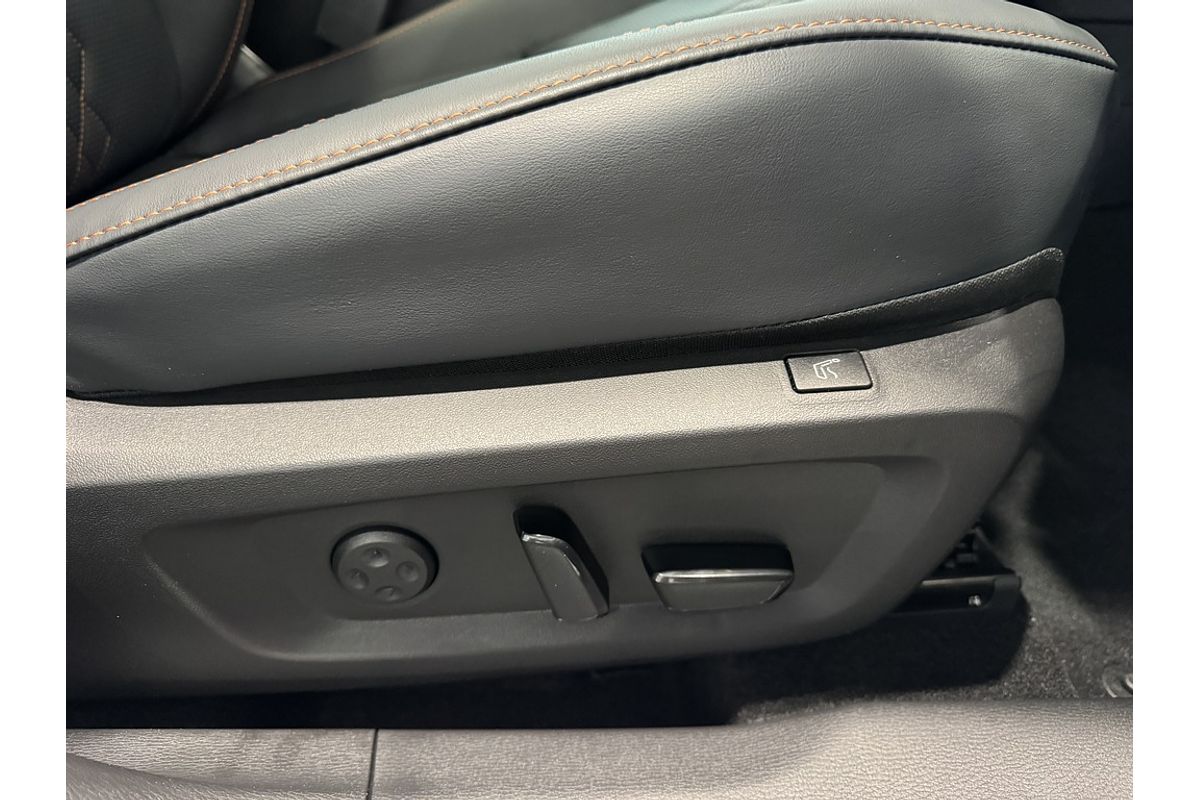 2024 Mitsubishi ZM Outlander EXCEED TOURER 2.4L PHEV 7ST