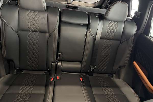 2025 Mitsubishi Outlander PHEV Exceed Tourer ZM