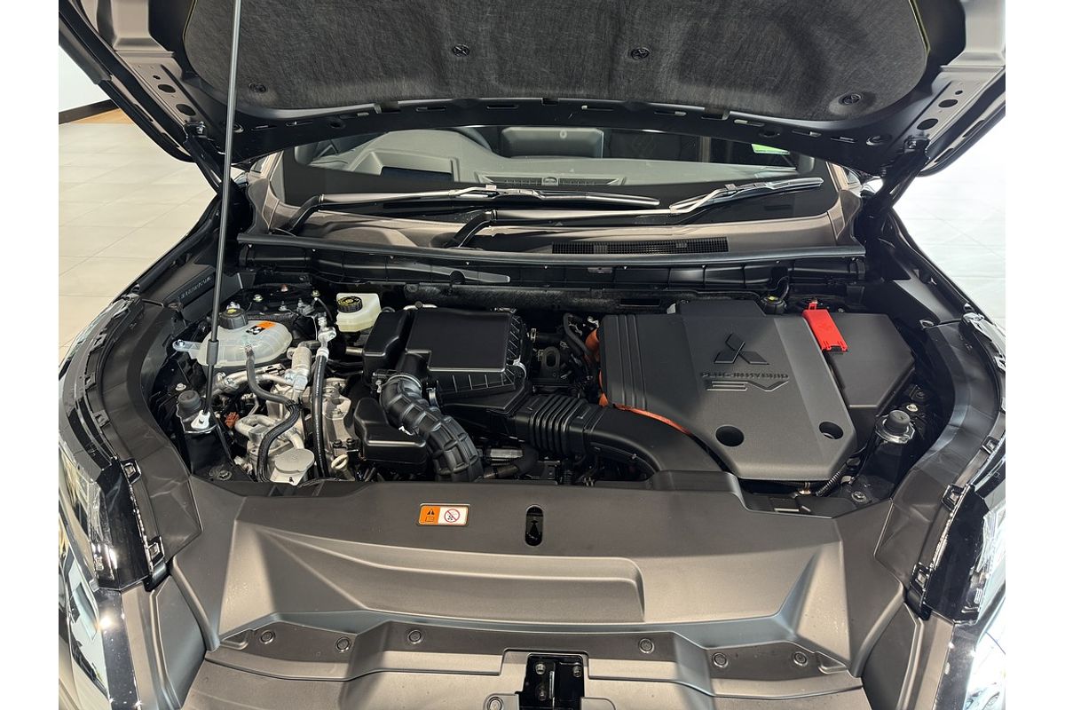 2025 Mitsubishi Outlander PHEV Exceed Tourer ZM