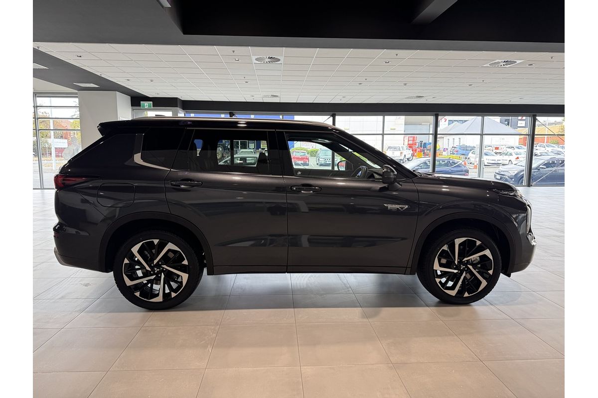 2024 Mitsubishi Outlander PHEV Exceed Tourer ZM