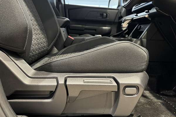 2024 Mitsubishi Triton GLX+ MV 4X4