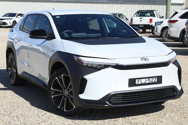 2024 Toyota bZ4X XEAM10R