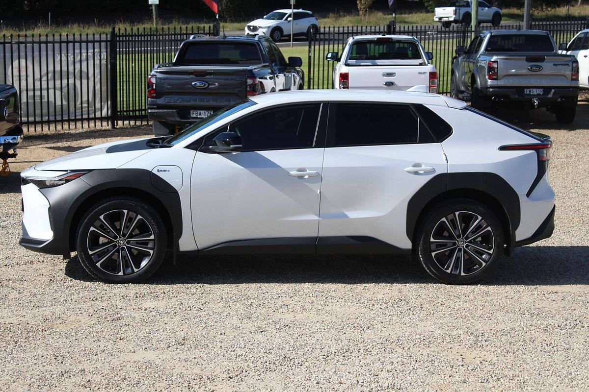 2024 Toyota bZ4X XEAM10R