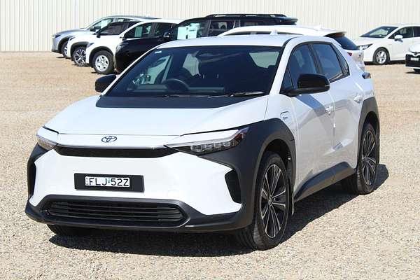 2024 Toyota bZ4X XEAM10R