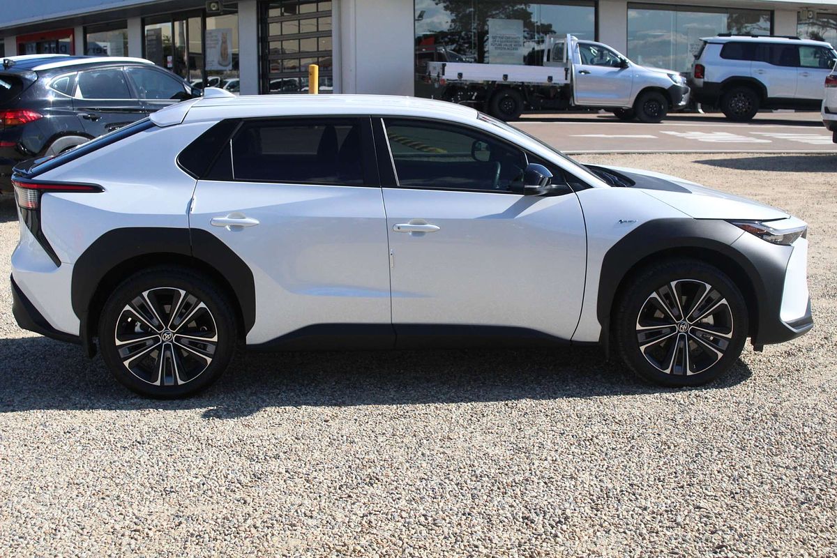 2024 Toyota bZ4X XEAM10R