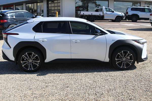 2024 Toyota bZ4X XEAM10R