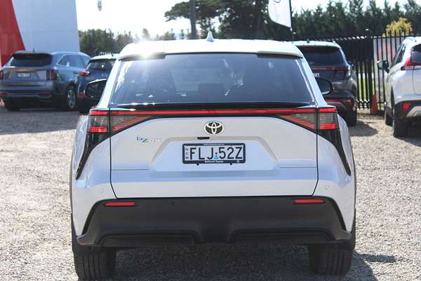 2024 Toyota bZ4X XEAM10R