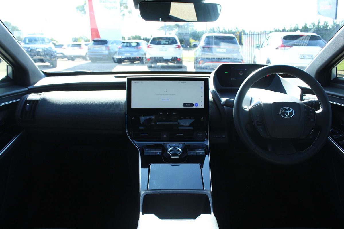 2024 Toyota bZ4X XEAM10R