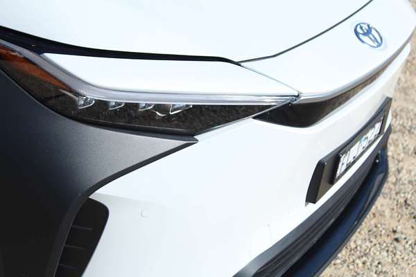 2024 Toyota bZ4X XEAM10R