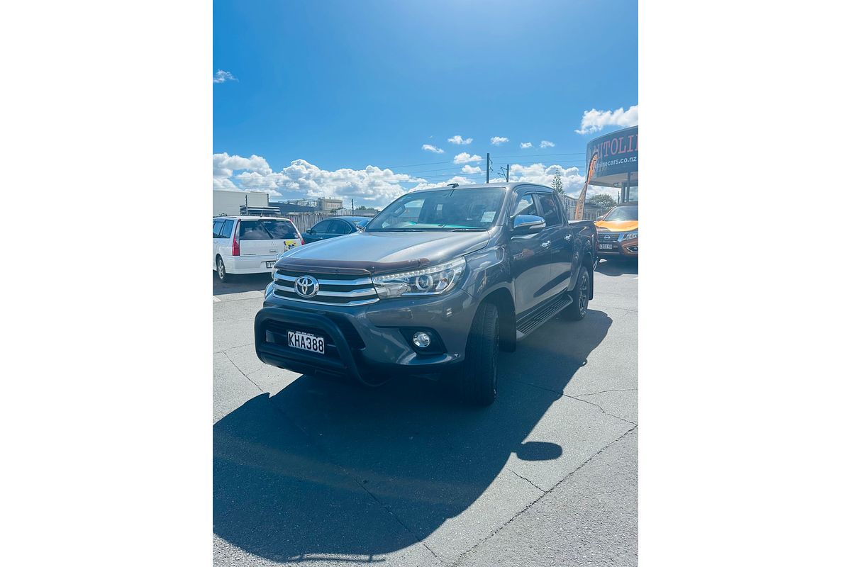 2017 Toyota Hilux SR5 TD DC 2.8D/6AT/U