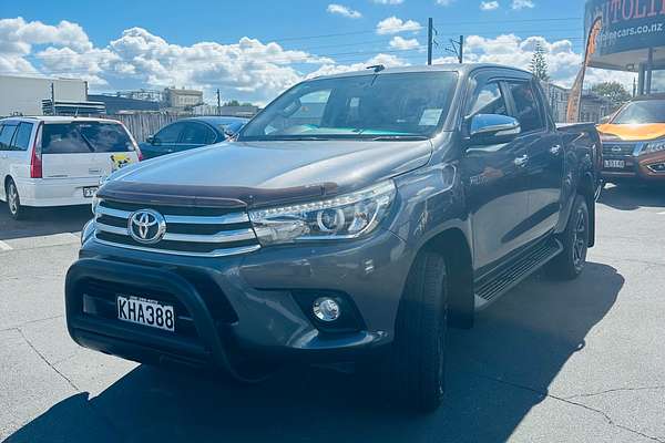 2017 Toyota Hilux SR5 TD DC 2.8D/6AT/U