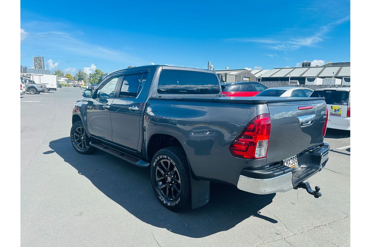 2017 Toyota Hilux SR5 TD DC 2.8D/6AT/U