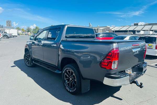 2017 Toyota Hilux SR5 TD DC 2.8D/6AT/U