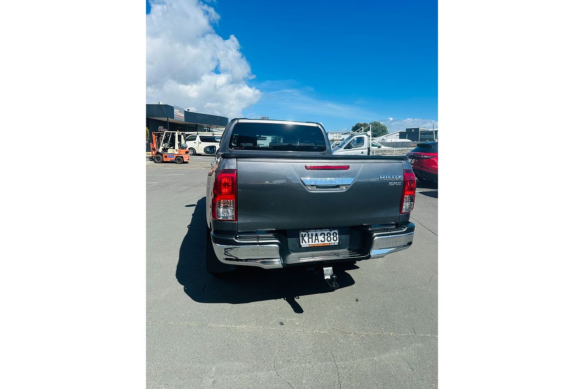 2017 Toyota Hilux SR5 TD DC 2.8D/6AT/U