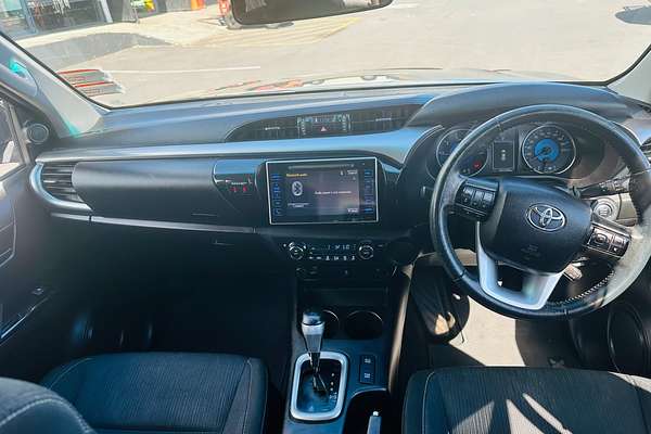 2017 Toyota Hilux SR5 TD DC 2.8D/6AT/U