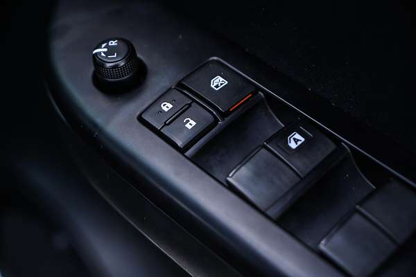 2020 Toyota Hilux SR GUN126R 4X4